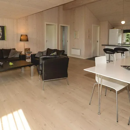 Дом отдыха Four-bedroom Holiday In Блокхус