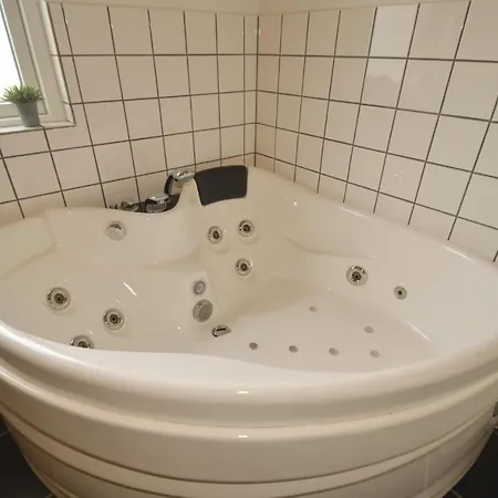 Four-bedroom Holiday In Дом отдыха *