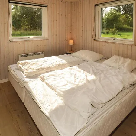 Дом отдыха Four-bedroom Holiday In *