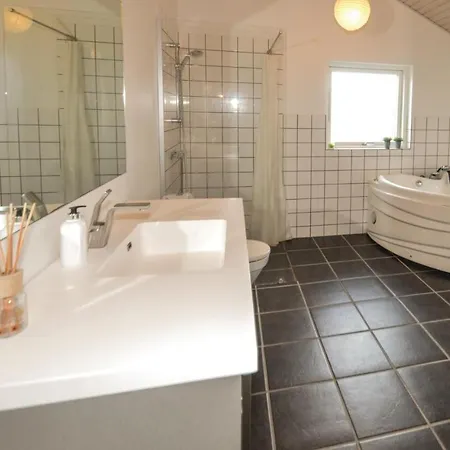 Four-bedroom Holiday In